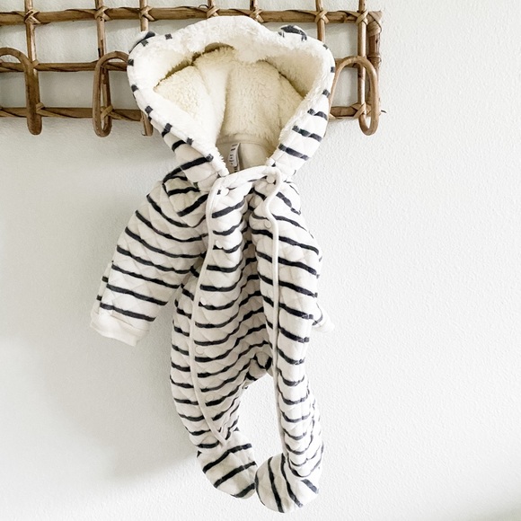 Nordstrom newborn hooded bunting - Picture 2 of 3